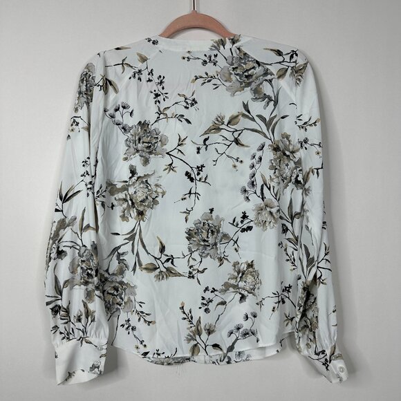 2/$30 White House Black Market Floral Print V-Neck Blouse Small #A0397 - Picture 5 of 9